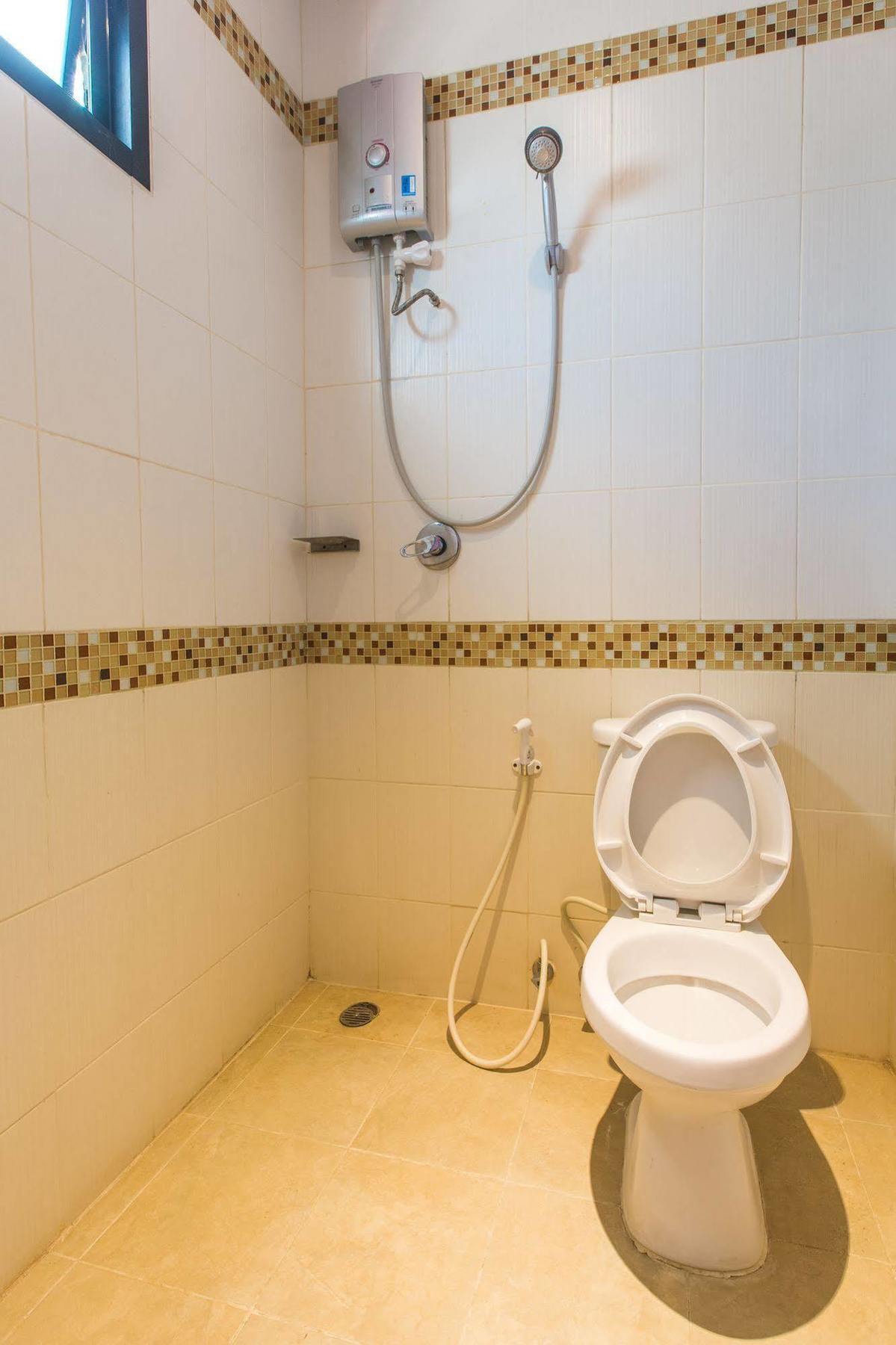 Hotel Oyo 515 Fewtor Place 3*